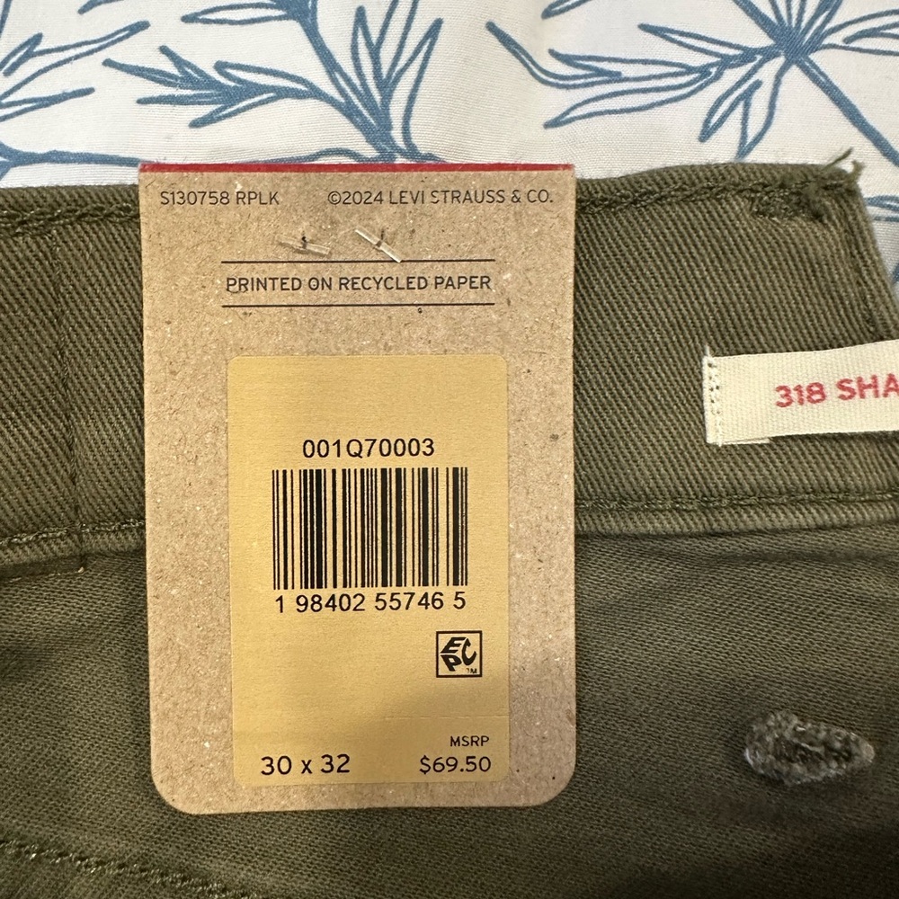 NWT Levis 318 Olive Green Shaping Wide-Leg Pants sz 30 - Picture 7 of 8